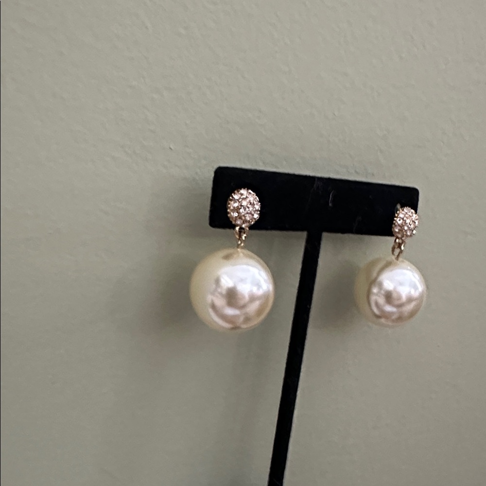 Banana Republic Gold Pearl Earrings